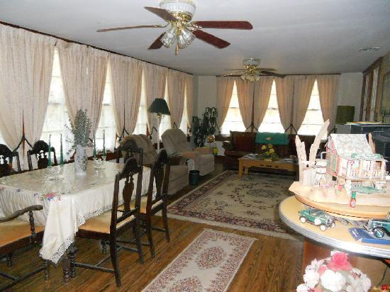 Landry House Bed & Breakfast