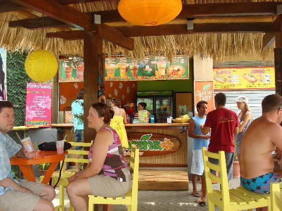 Mandarina Tropical Juice Bar