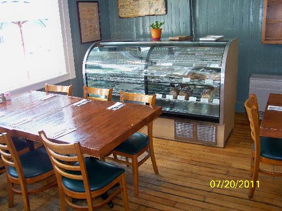 158 Main Restaurant & Bakery