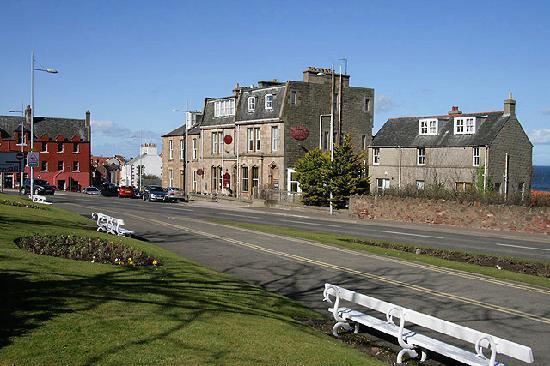 Hillside Hotel Bar and Restaurant