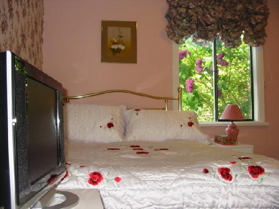 Cadboro Bay Bed and Breakfast