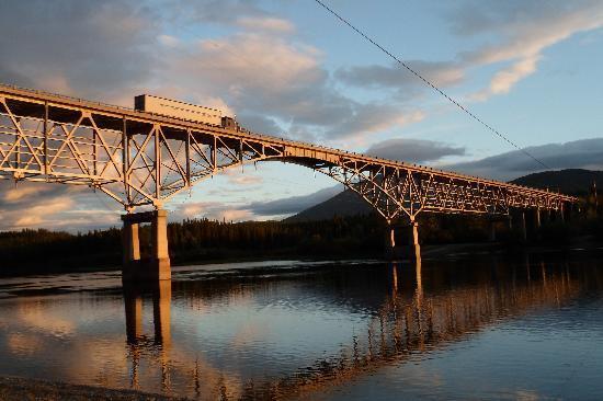 Johnson's Crossing Lodge