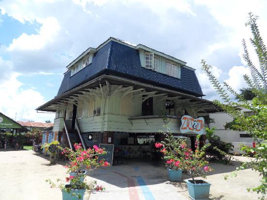 Photo by helene_momo