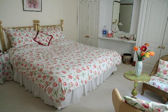 The Knoll Bed and Breakfast