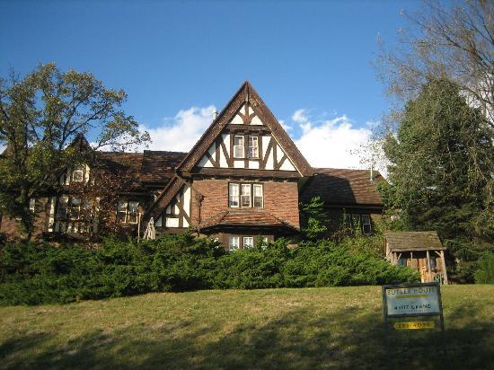 Butler House On Grand