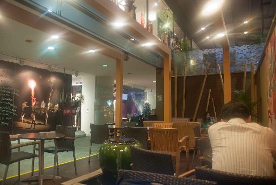 Starbucks Orchard Point