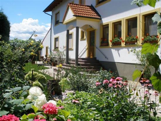 Weingut-Gästehaus Nationalpark-Hof Gartner