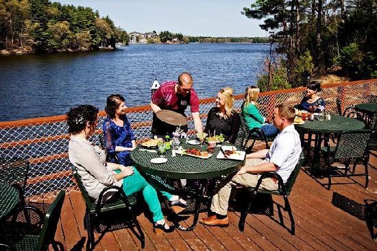 Ravina Bay Bar & Grill