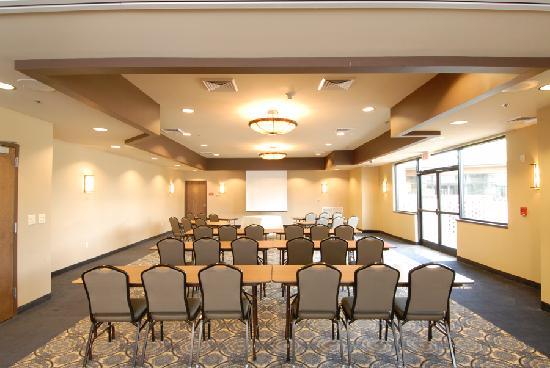 Comfort Inn and Suites Near Lake Guntersville