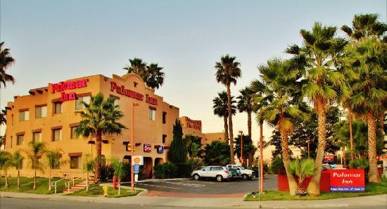 Palomar Inn