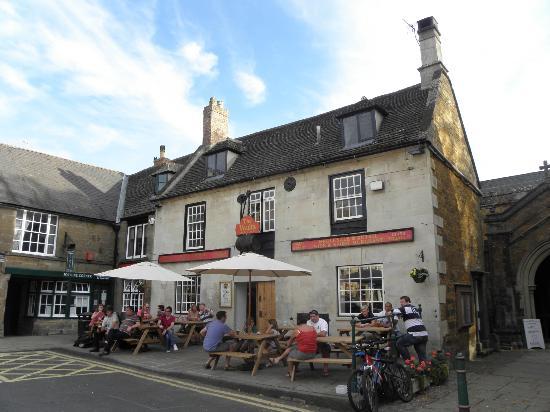 The Vaults Pub and Bed & Breakfast