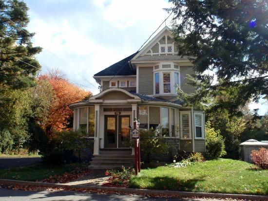 La Maison Drew Bed and Breakfast