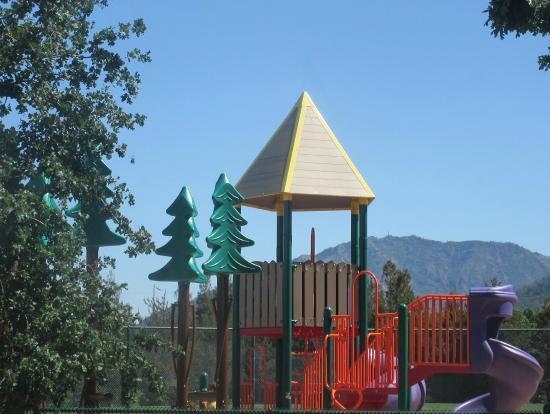 Newhall Community Park