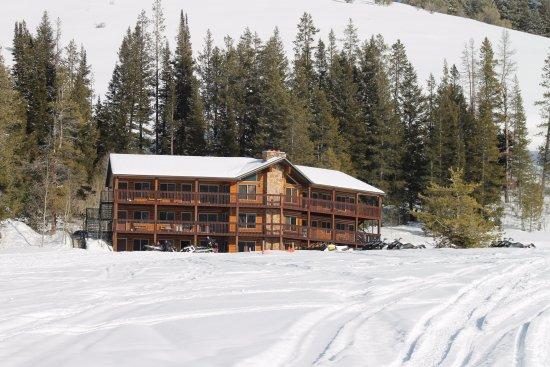 Beaver Creek Lodge Guided Snowmobile Tours