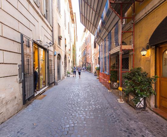 Casa de' Coronari Design Rooms Library