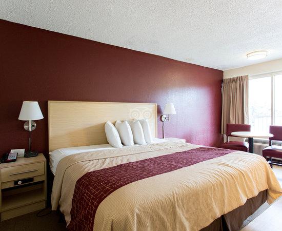 Red Roof PLUS+ & Suites Naples Downtown-5th Ave S