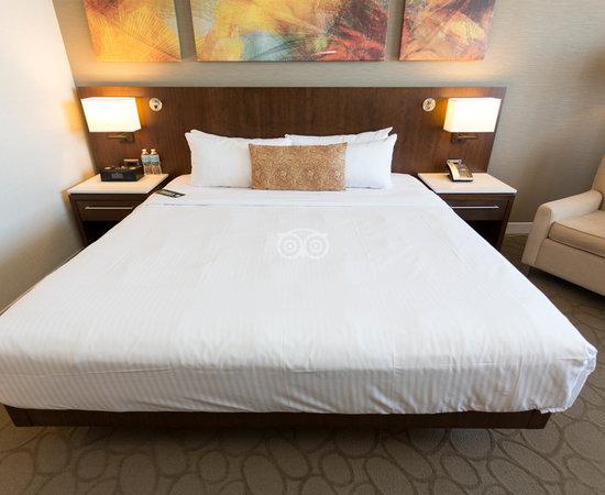 Delta Hotels by Marriott Edmonton South Conference Centre