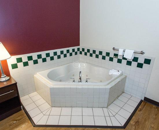 Red Roof Inn Hendersonville