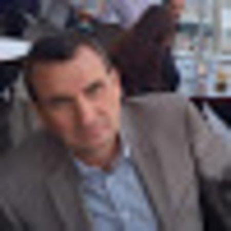 photo of E9240HQmarch