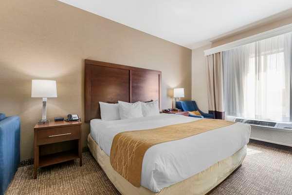 Comfort Inn & Suites