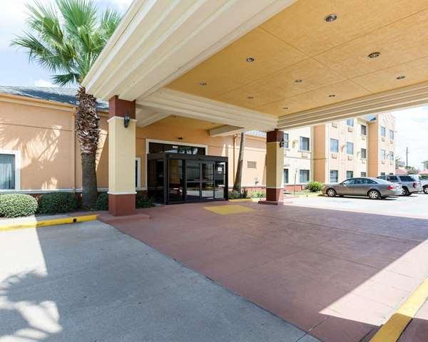 Quality Suites Cy-Fair at Jones Road