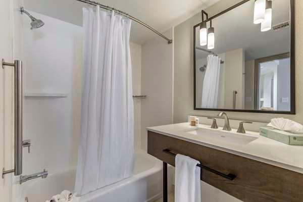 Windmill Suites Surprise - Phoenix, an Ascend Collection Hotel