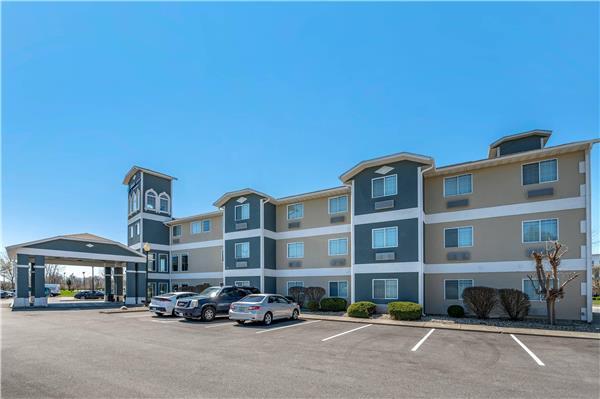 Clarion Pointe Indianapolis Airport