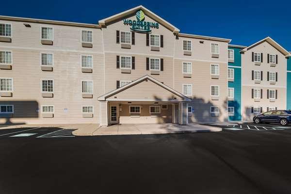 WoodSpring Suites