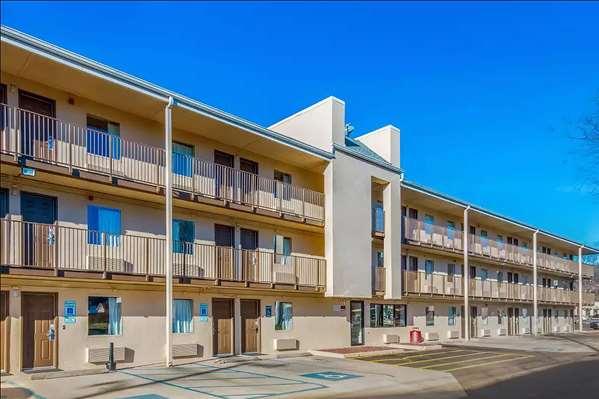 Days Inn-Charleston WV