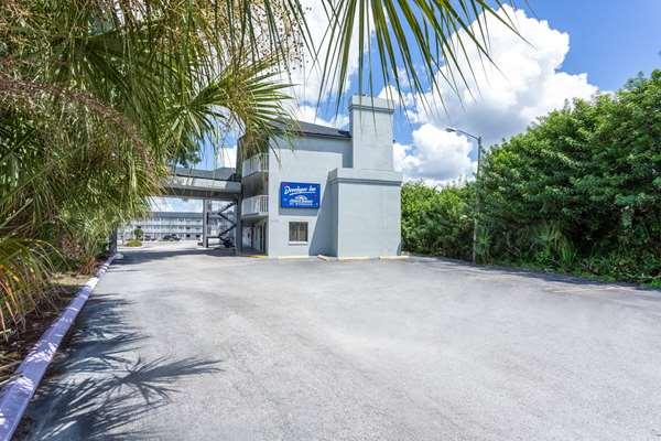 Howard Johnson by Wyndham Orlando Lake Buena Vista South