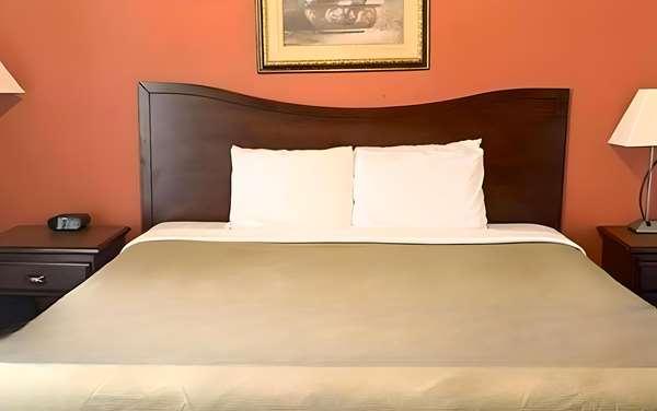 Rodeway Inn Manchester I-90