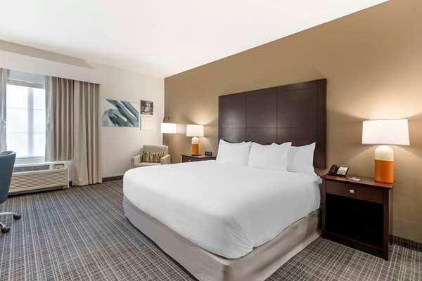 Comfort Inn & Suites Verona at Turning Stone Resort Casino