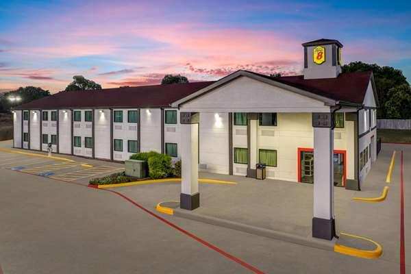 Super 8 by Wyndham-Waxahachie TX