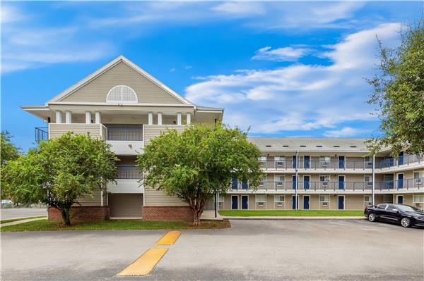 Suburban Studios Lakeland North I-4