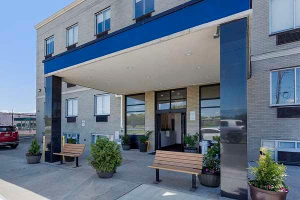 Avion Inn Near LGA Airport, an Ascend Collection Hotel