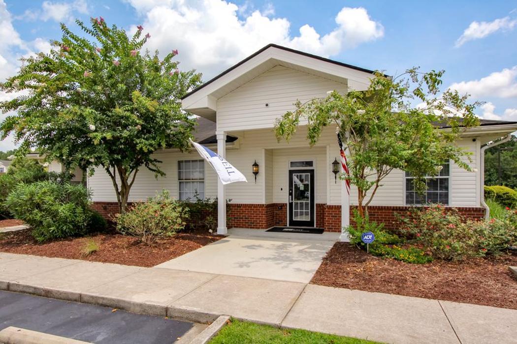 Hallmark at Timberlake Apartments