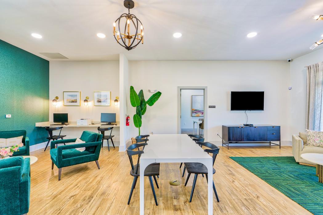Evoke Living at Sugar Creek Apartments
