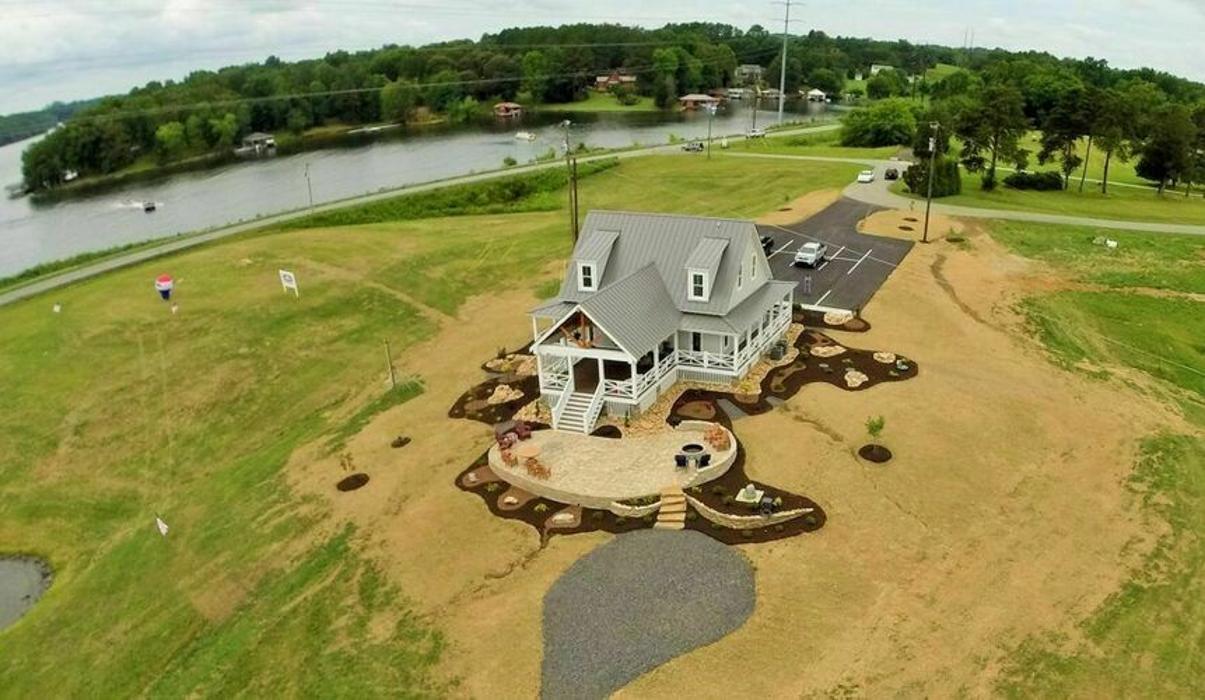 RE/MAX Premier Realty