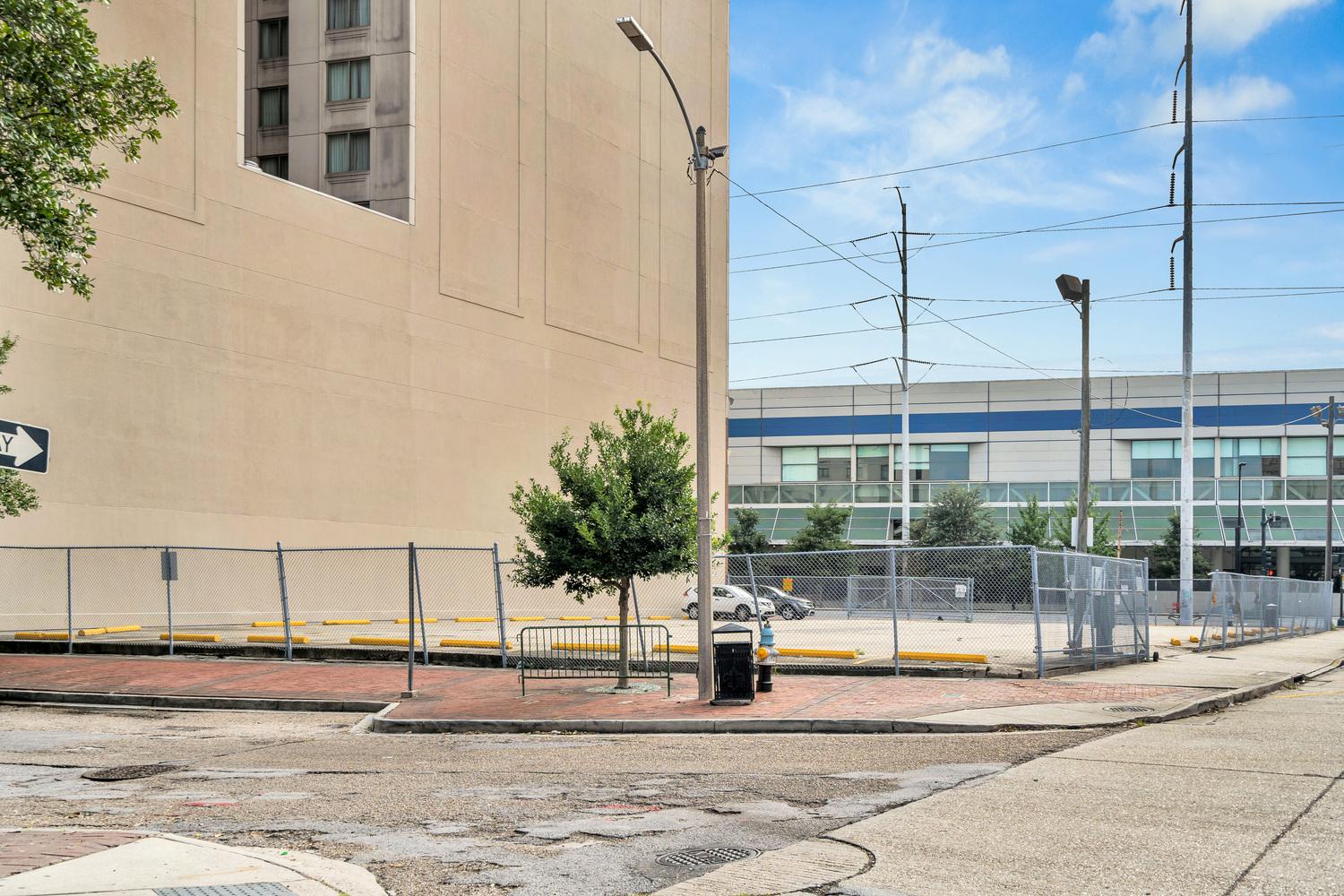 Nola Lot