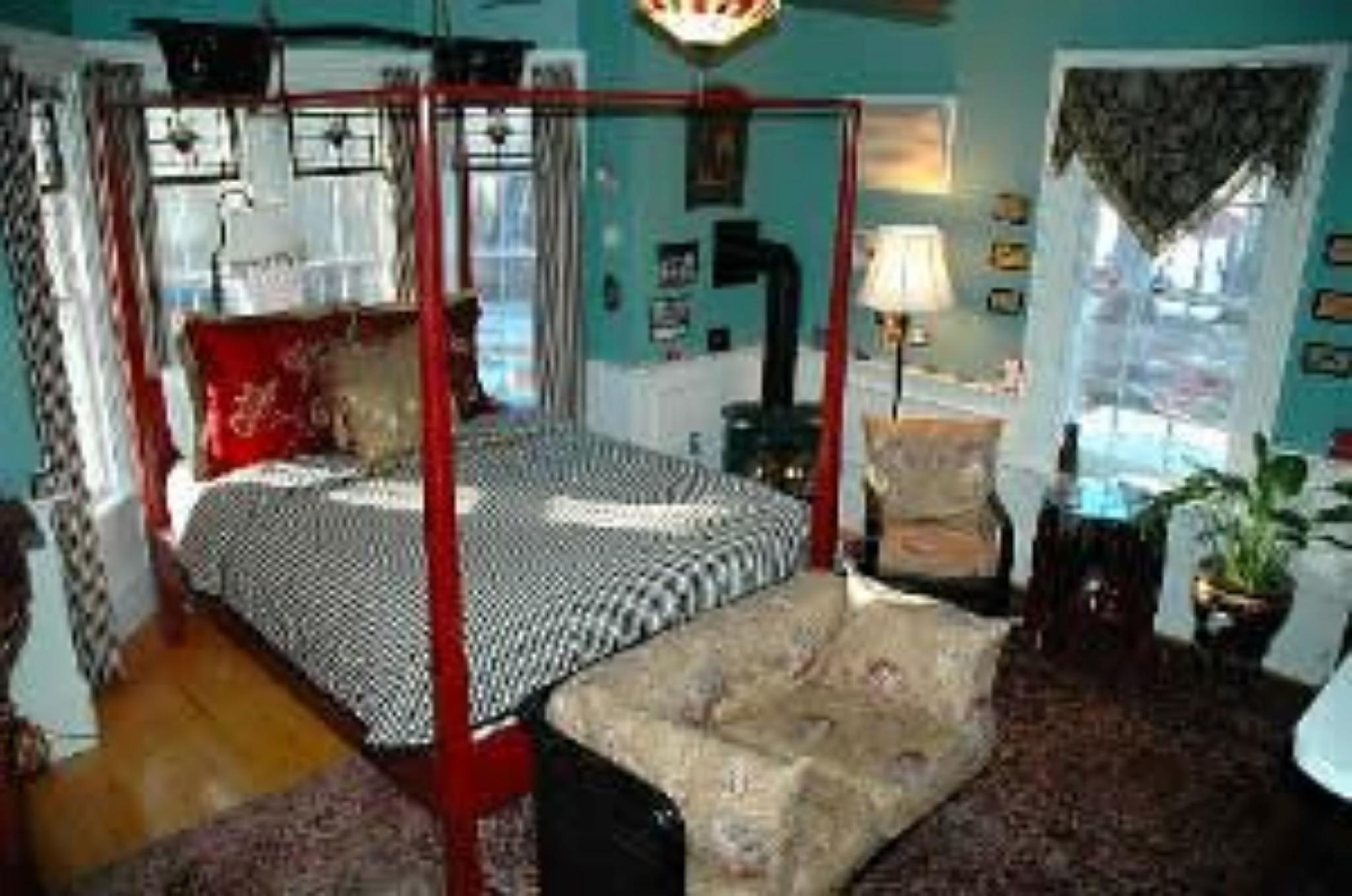 Red Elephant Inn Bed & Breakfast