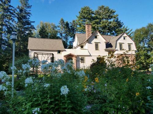 Pinehurst Inn Bed and Breakfast