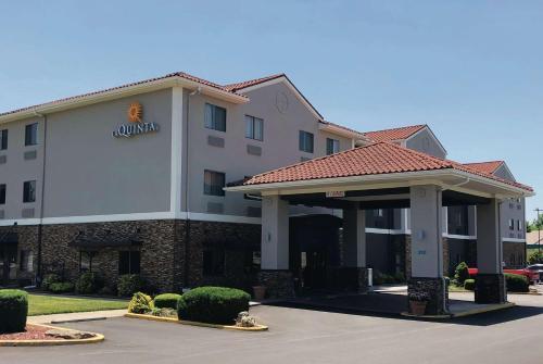 La Quinta Inn & Suites by Wyndham Elizabethtown