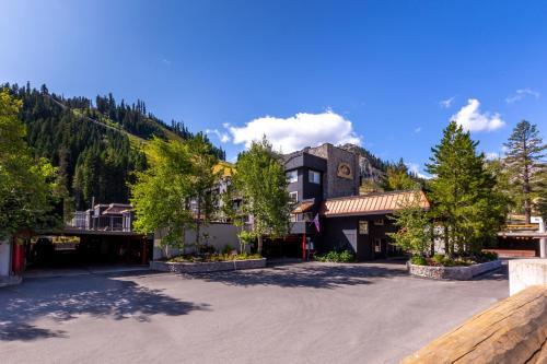 Red Wolf Lodge At Squaw Valley