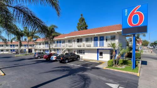 Motel 6