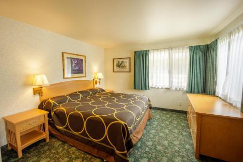 Summit Inn