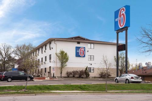 Motel 6
