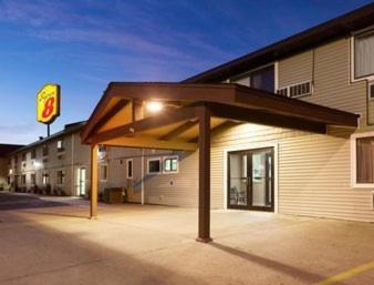 Super 8 By Wyndham Houghton