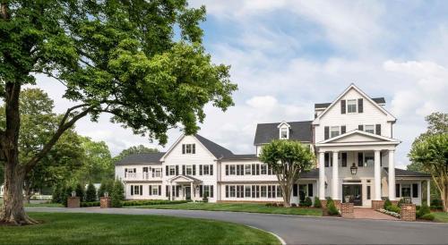 The Oaks Waterfront Hotel