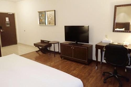 Days Inn & Suites by Wyndham Fort Saskatchewan