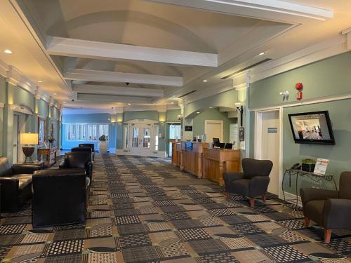 Royal Hotel Regina Trademark Collection by Wyndham